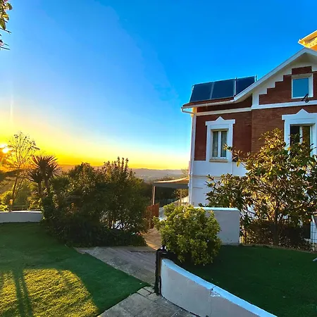 Aya House La Floresta Pearson