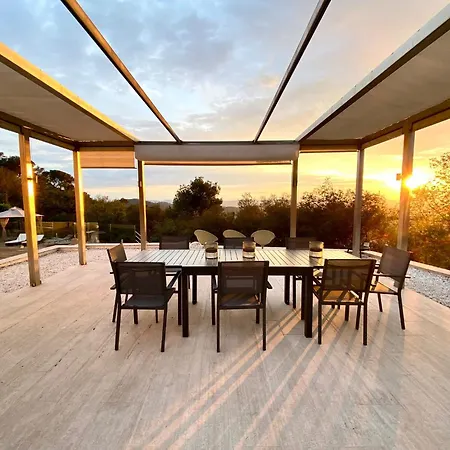 Aya House La Floresta Pearson