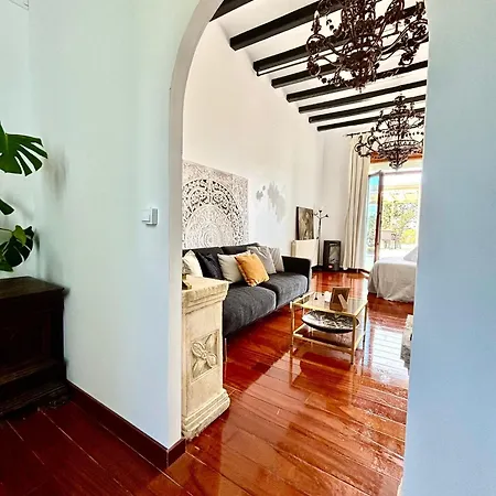 Aya House * La Floresta Pearson