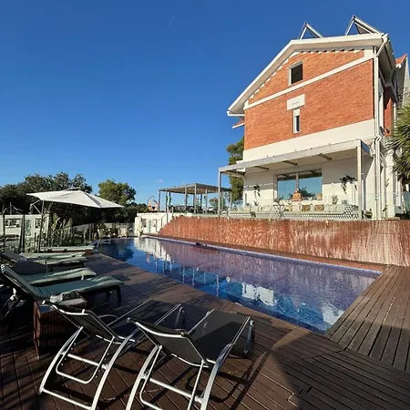 Resort Spirit Of Queen Experience La Floresta Pearson