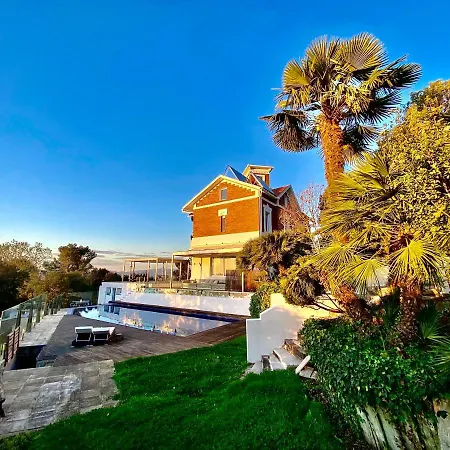 Aya House Resort