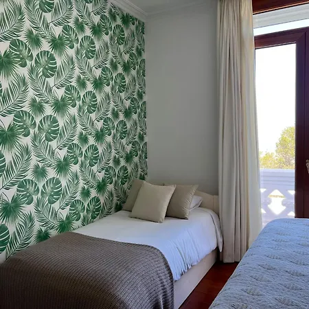 Aya House Resort *